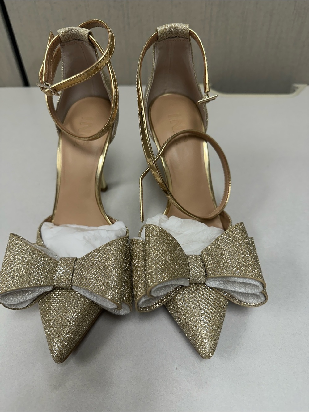 INC Intl Concepts Saorif Gold Bow Pointed-Toe Ankle-Strap Heels size 7.5M